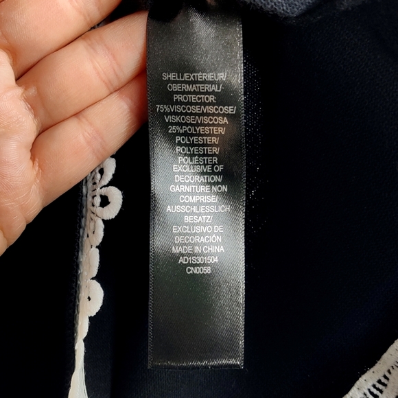 Adrianna Papell Black Knit Sweater Blouse White Scalloped Lace Trim - Picture 9 of 12